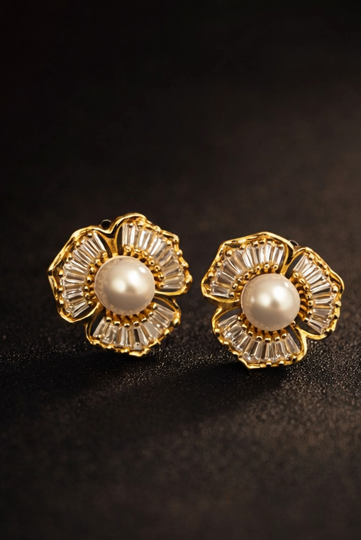 Pavira Originals – Pearl Bloom Stud Earrings