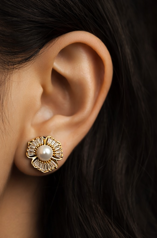 Pavira Originals – Pearl Bloom Stud Earrings